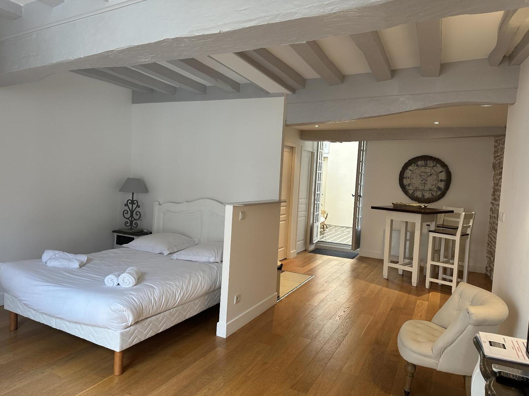 Batisse Paradis- 3 Appartements Calmes Et Elegants Au Centre Historique De Beaune Beaune (Cote d'Or) Quarto foto